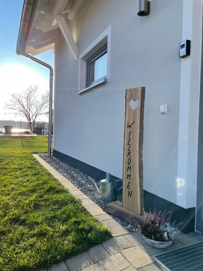 5 Sterne-Ferienhaus Eisvogel Am See Mit Sauna Und Kamin クラーコー・アム・ゼー エクステリア 写真